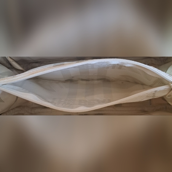 Burberry Parfums The Beat White Patent Multi Pocket Cosmetic Makeup Beauty Bag - Picture 9 of 11